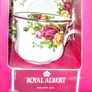 Royal Albert Old Country Rose 2 PC set
